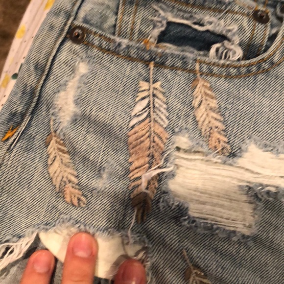 AE distressed festival shorts. 🌸 - Picture 2 of 6
